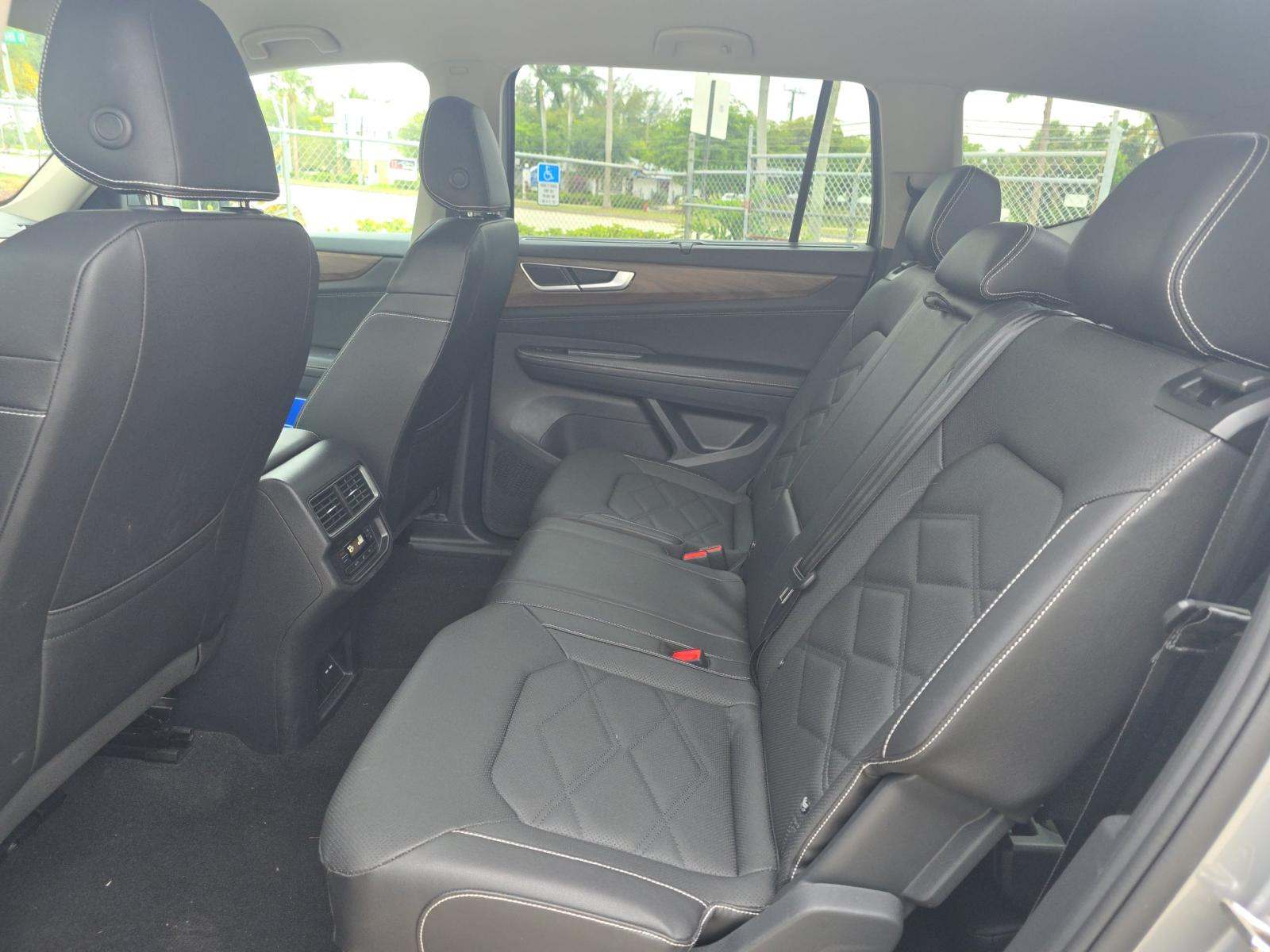 2026 Volkswagen Atlas 2.0T SE FWD