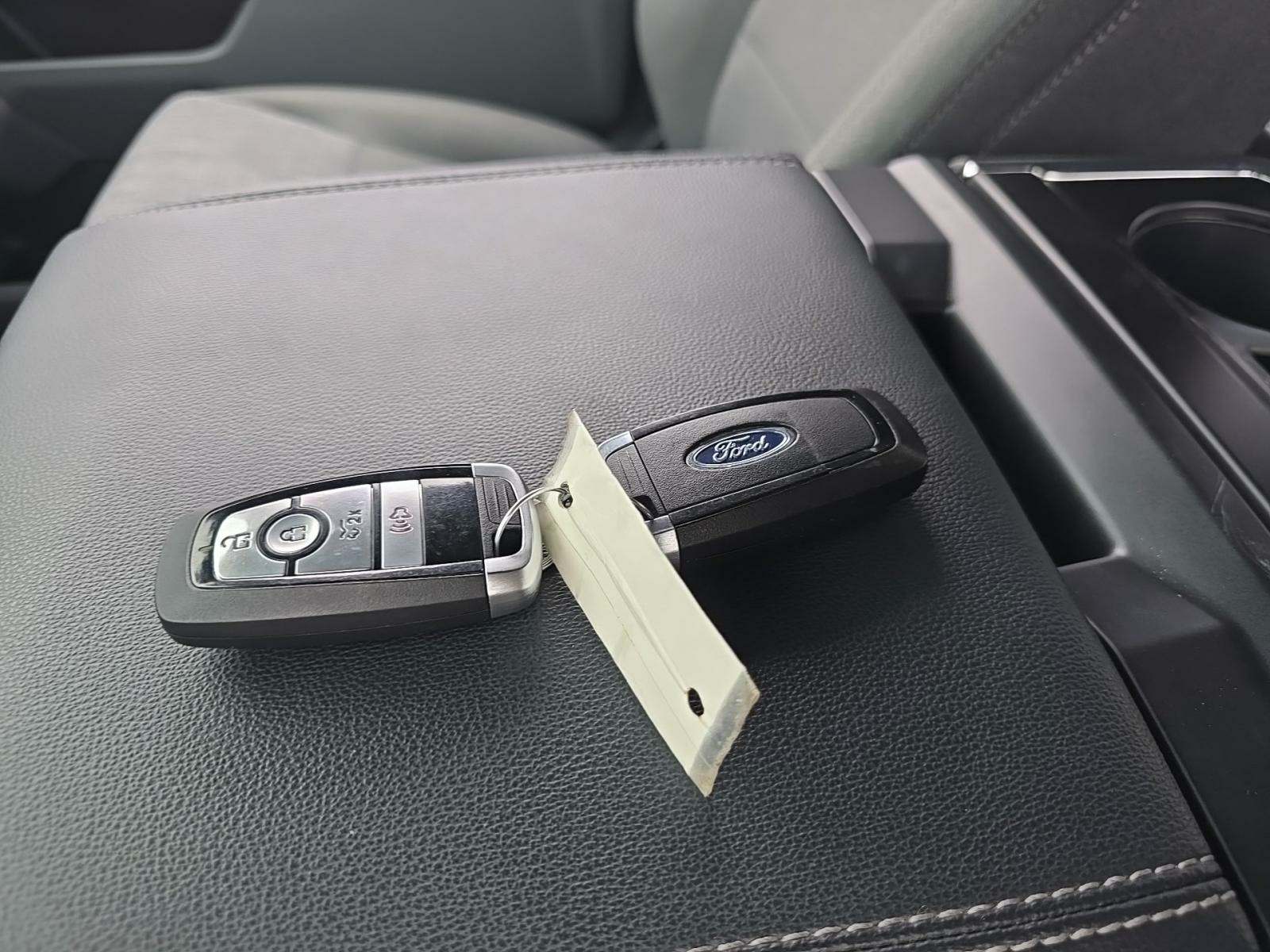 2023 Ford F-150 Lightning XLT AWD