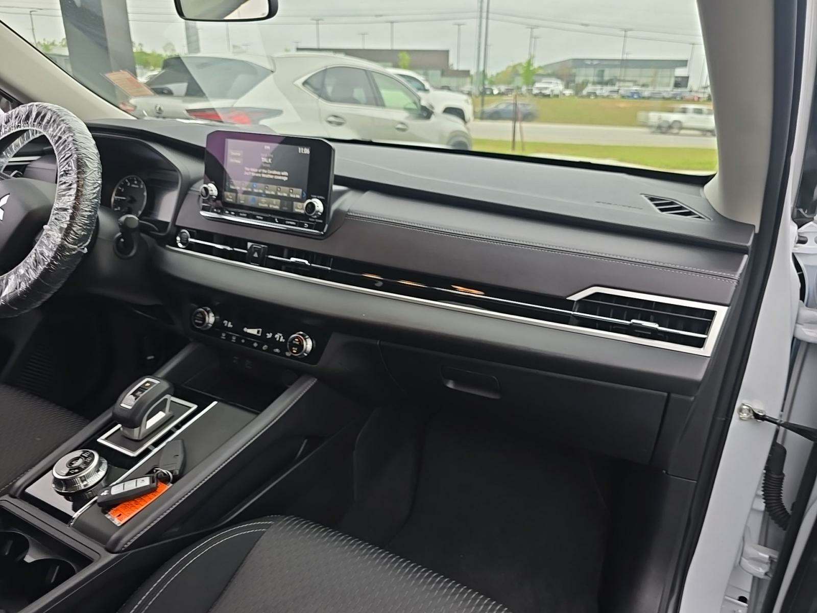 2024 Mitsubishi Outlander ES AWD