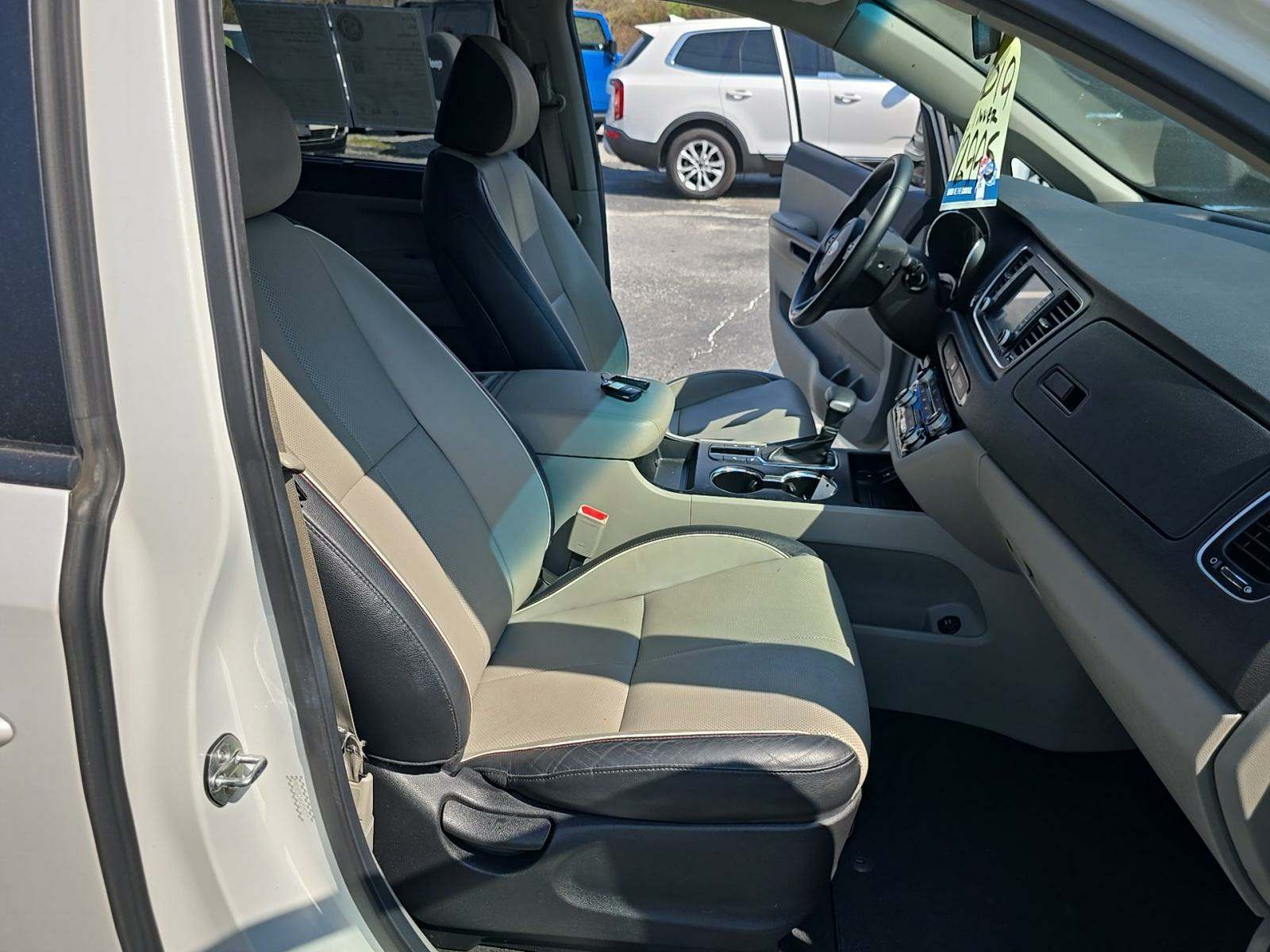 2019 Kia Sedona EX FWD