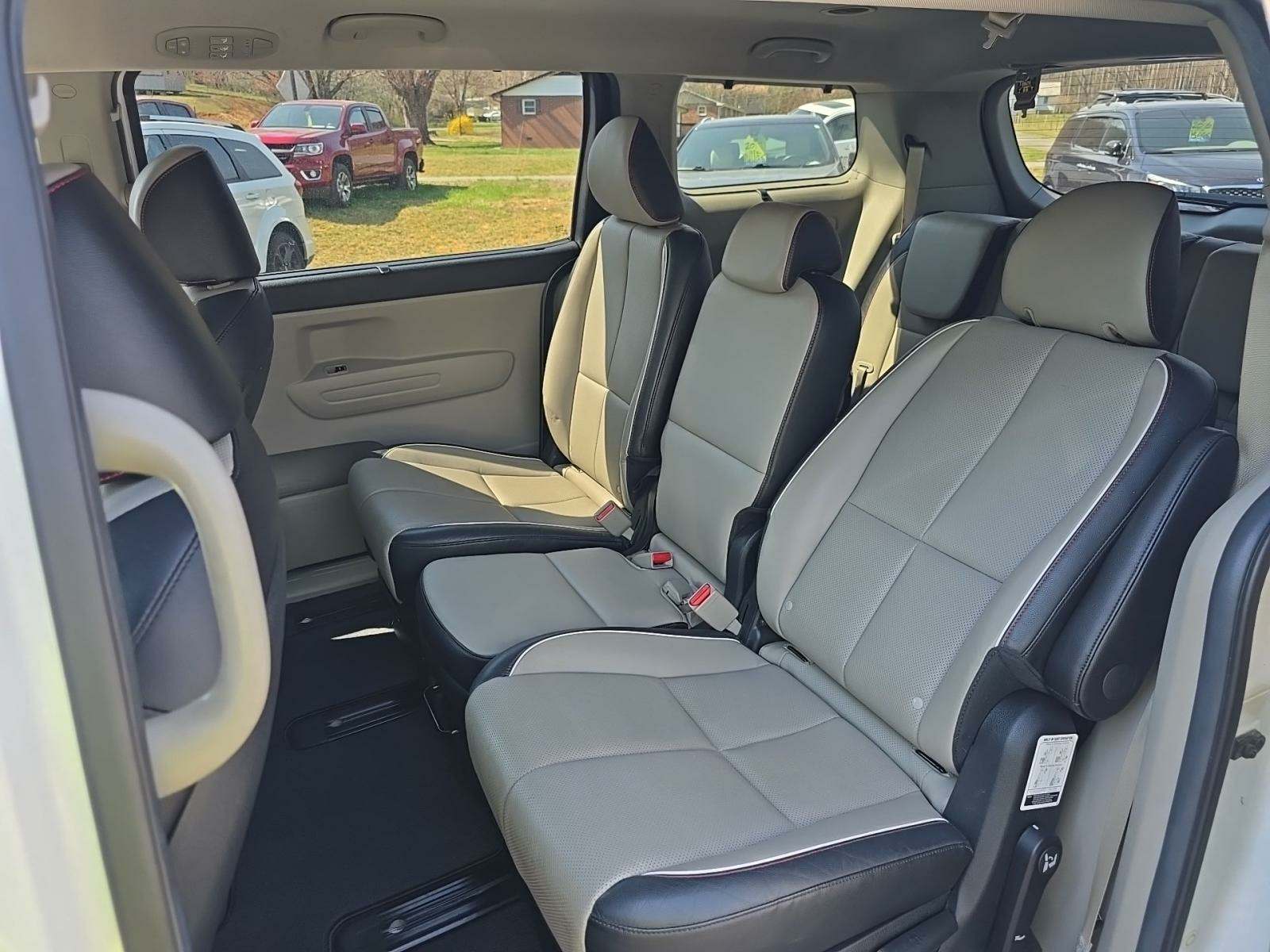 2019 Kia Sedona EX FWD