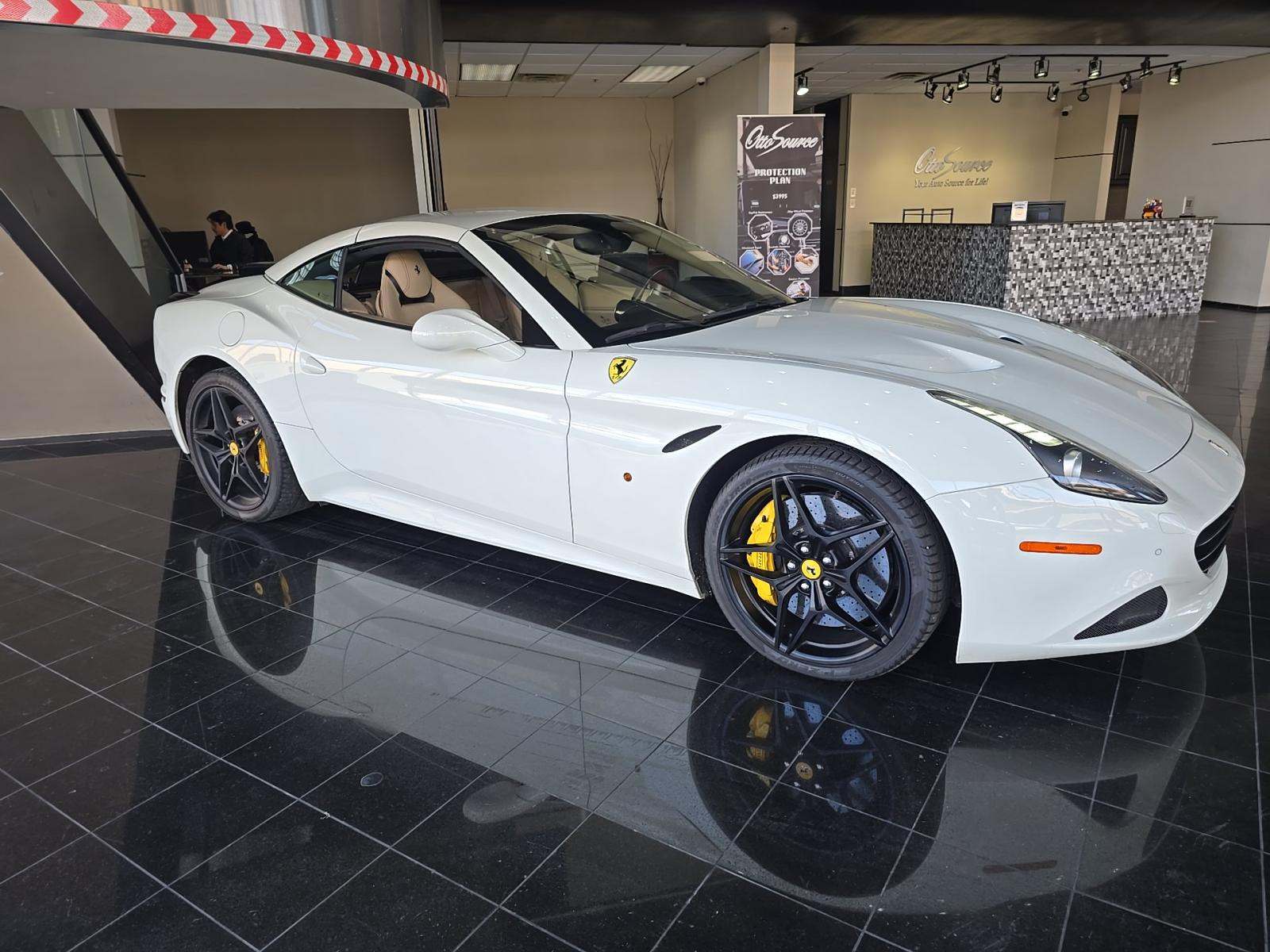 2015 Ferrari California Base RWD