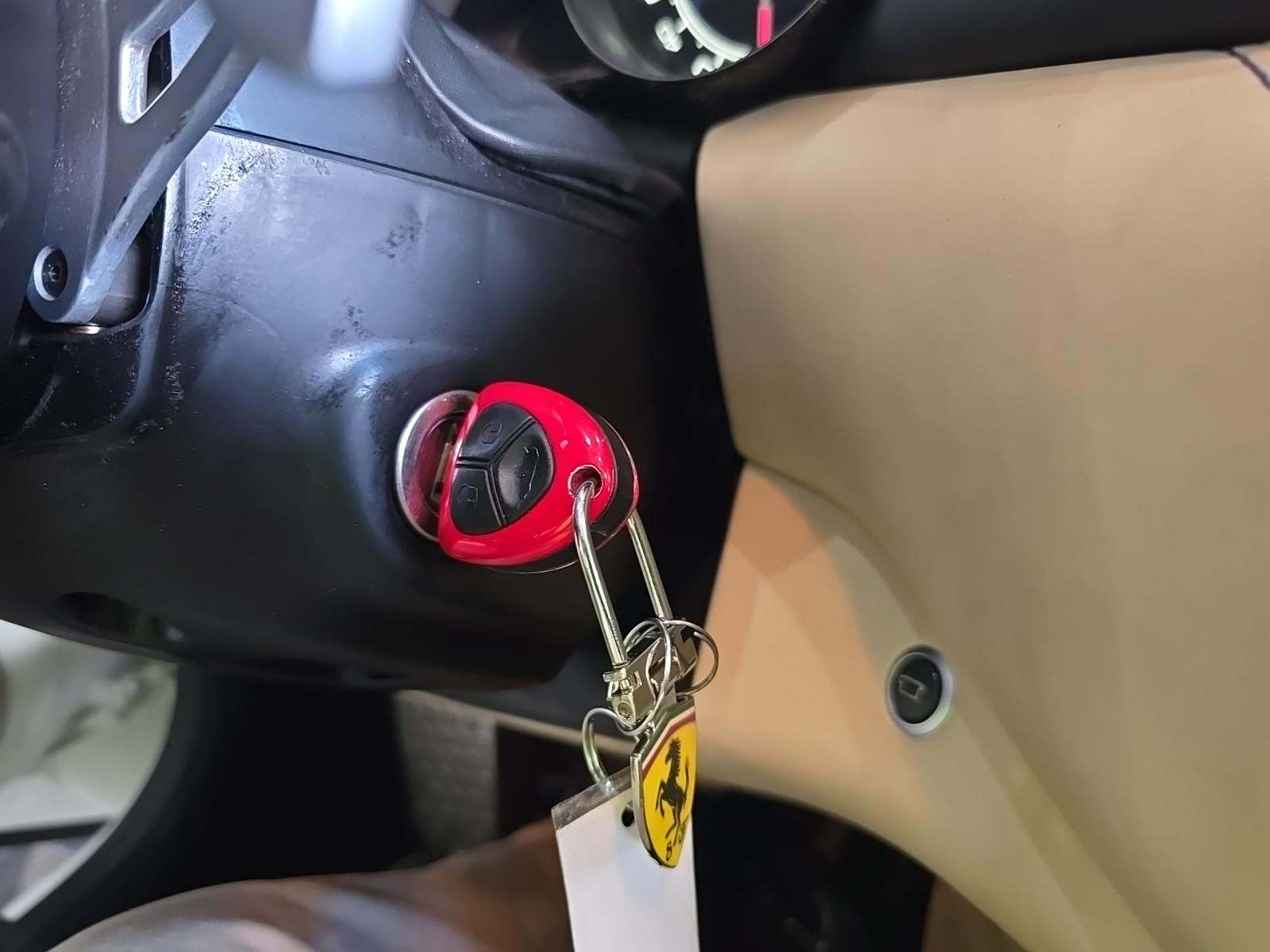 2015 Ferrari California Base RWD