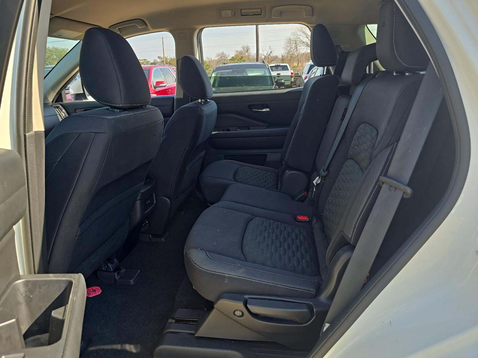 2022 Nissan Pathfinder SV FWD