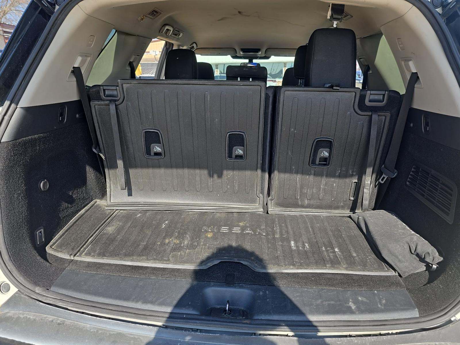 2022 Nissan Pathfinder SV FWD