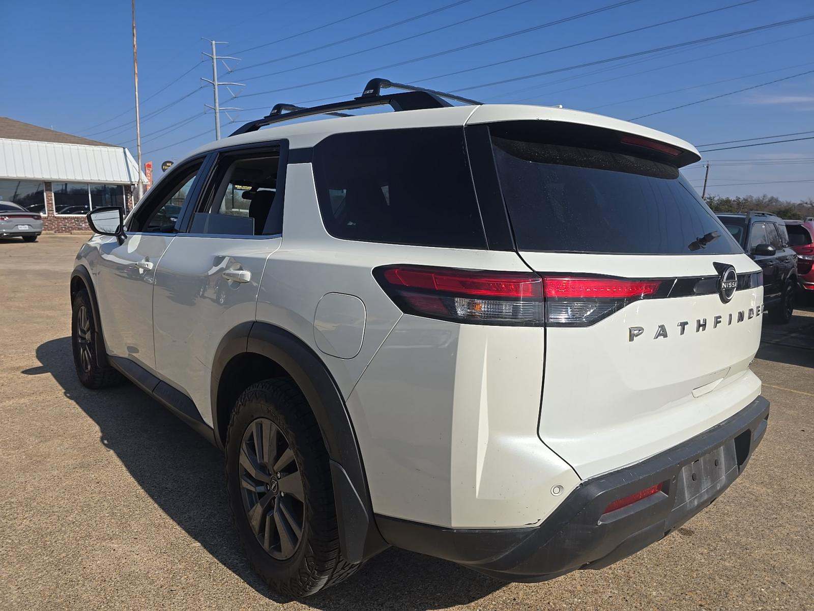 2022 Nissan Pathfinder SV FWD