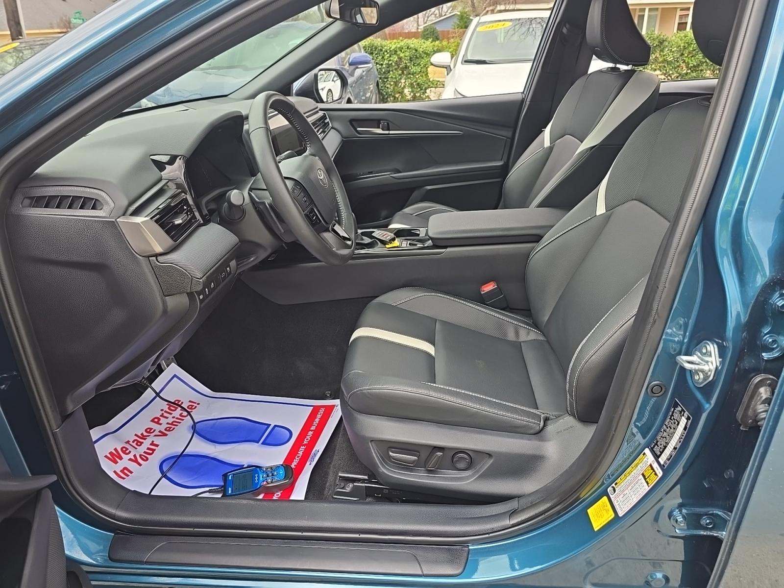 2025 Toyota Camry SE FWD