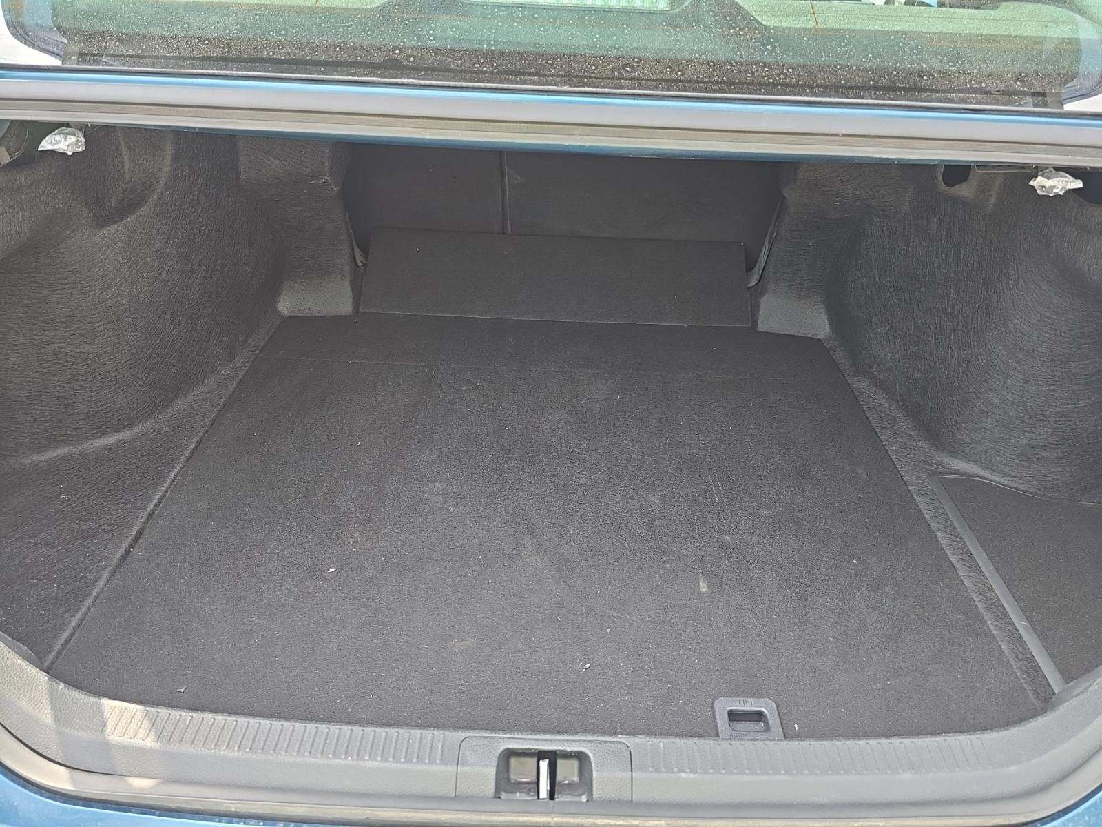 2025 Toyota Camry SE FWD