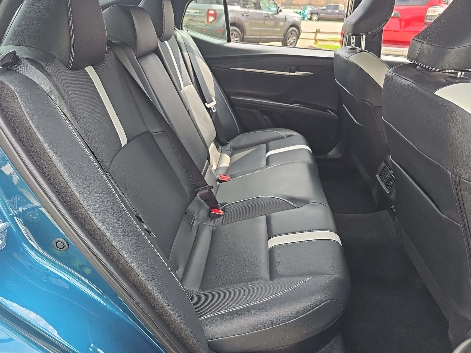 2025 Toyota Camry SE FWD