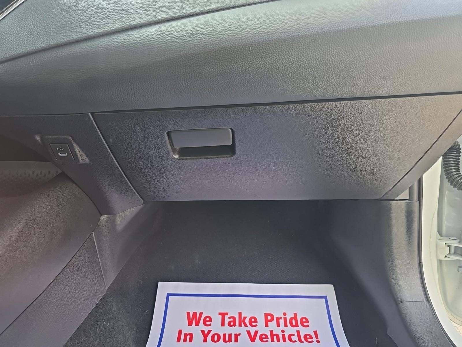 2025 Toyota Corolla LE FWD