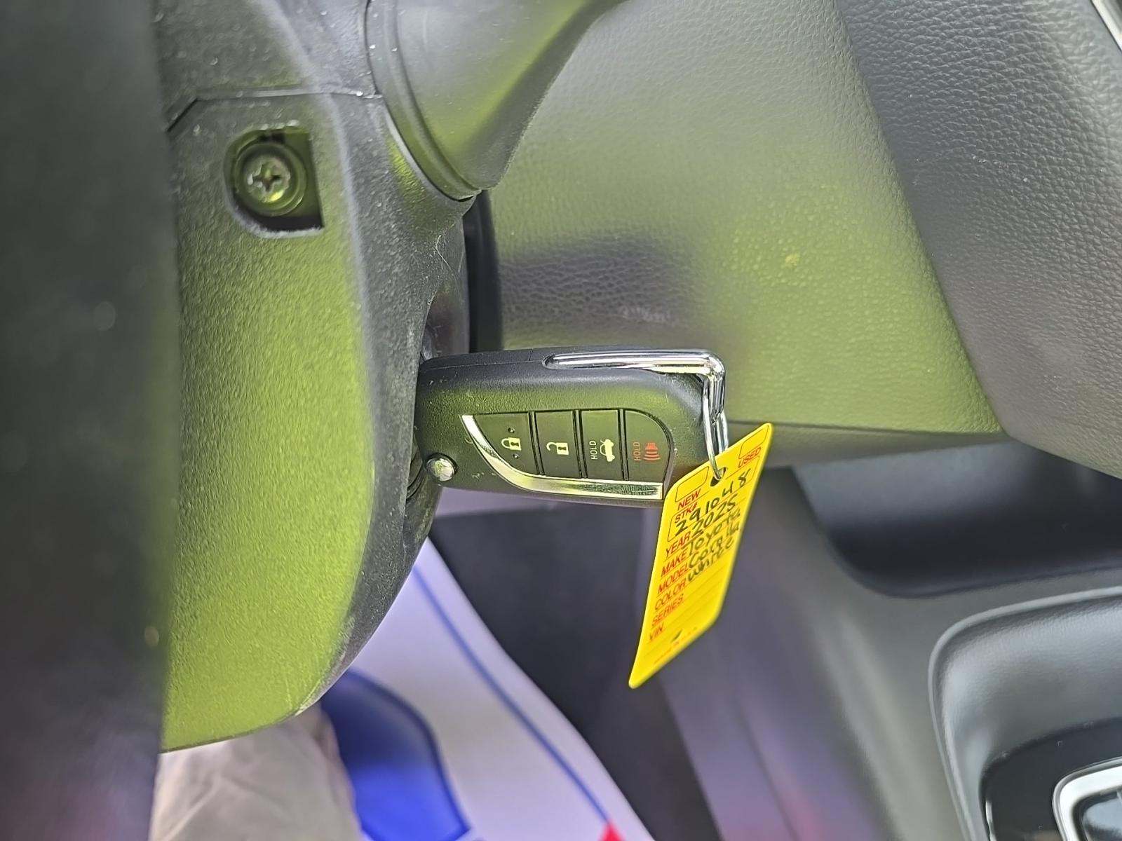 2025 Toyota Corolla LE FWD