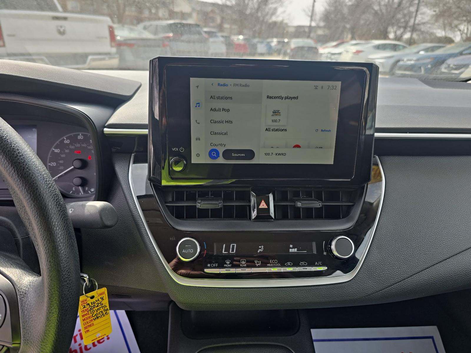 2025 Toyota Corolla LE FWD