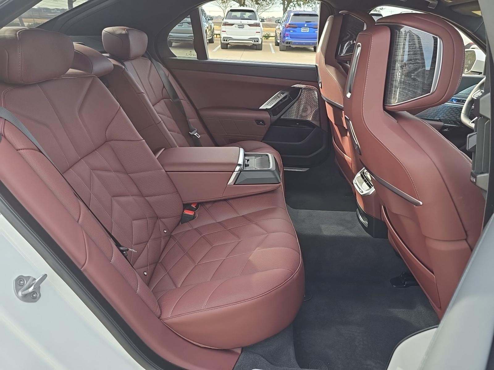 2025 BMW 7 Series 760i xDrive AWD