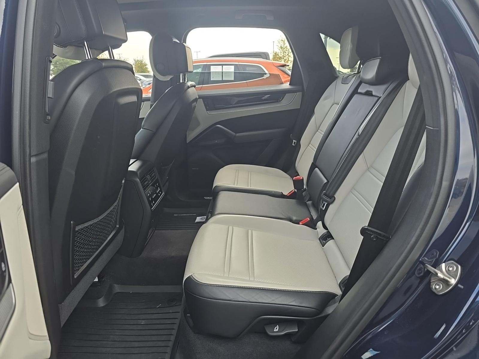 2024 Porsche Cayenne Base AWD