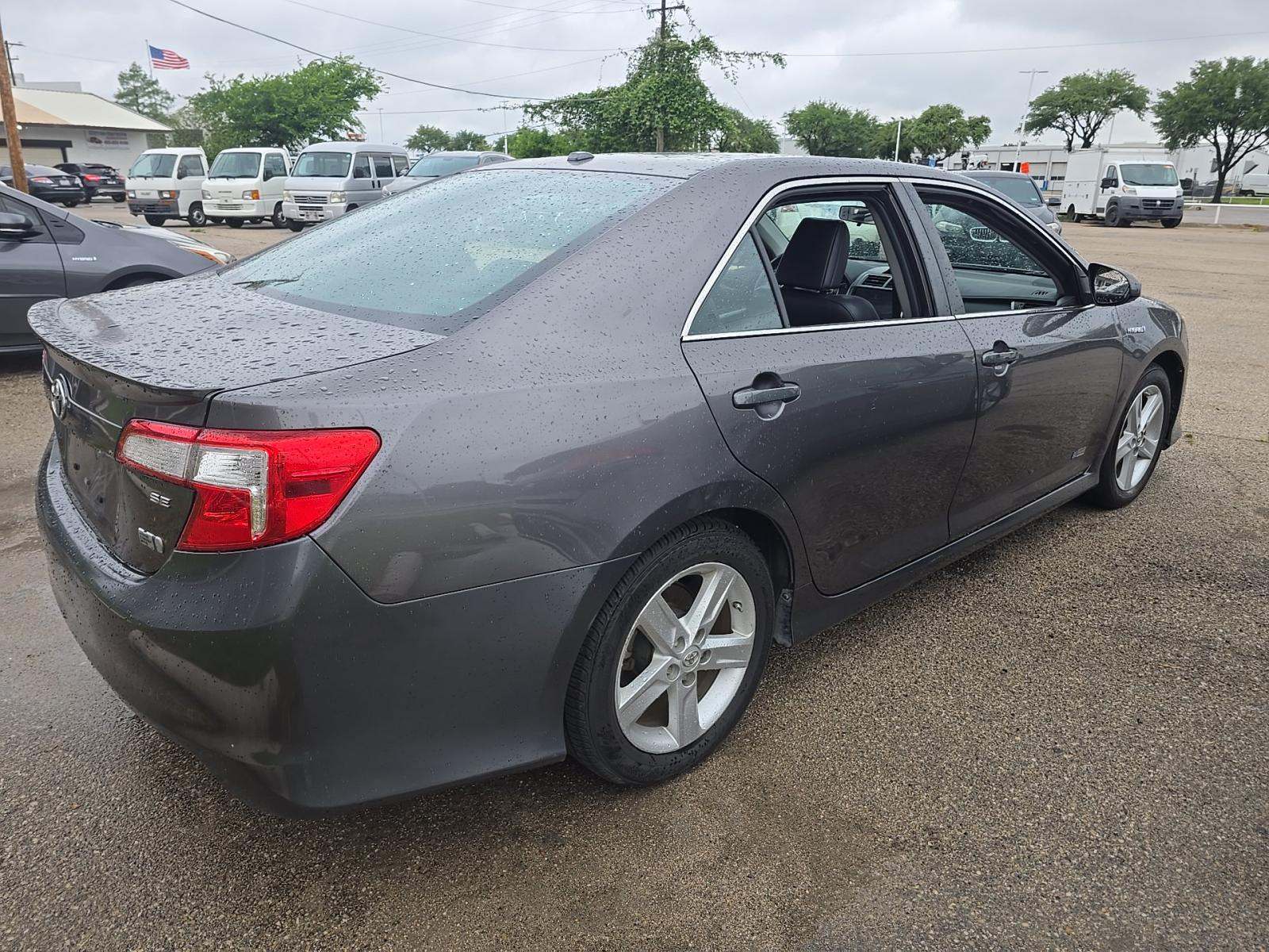 TOYOTA CAMRY - 3