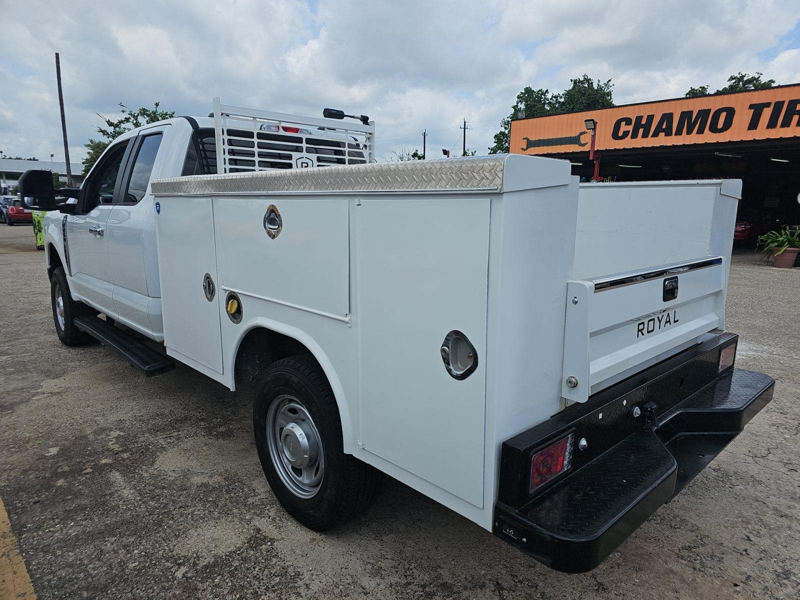 FORD F-250 - 4