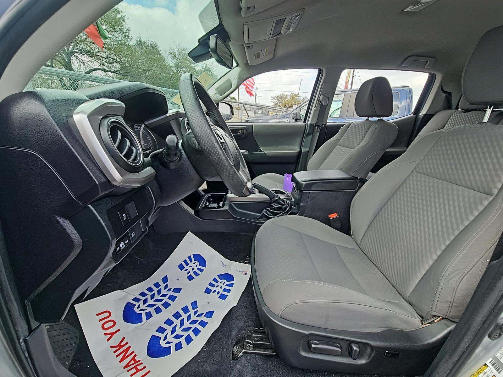 2022 Toyota Tacoma SR5 RWD