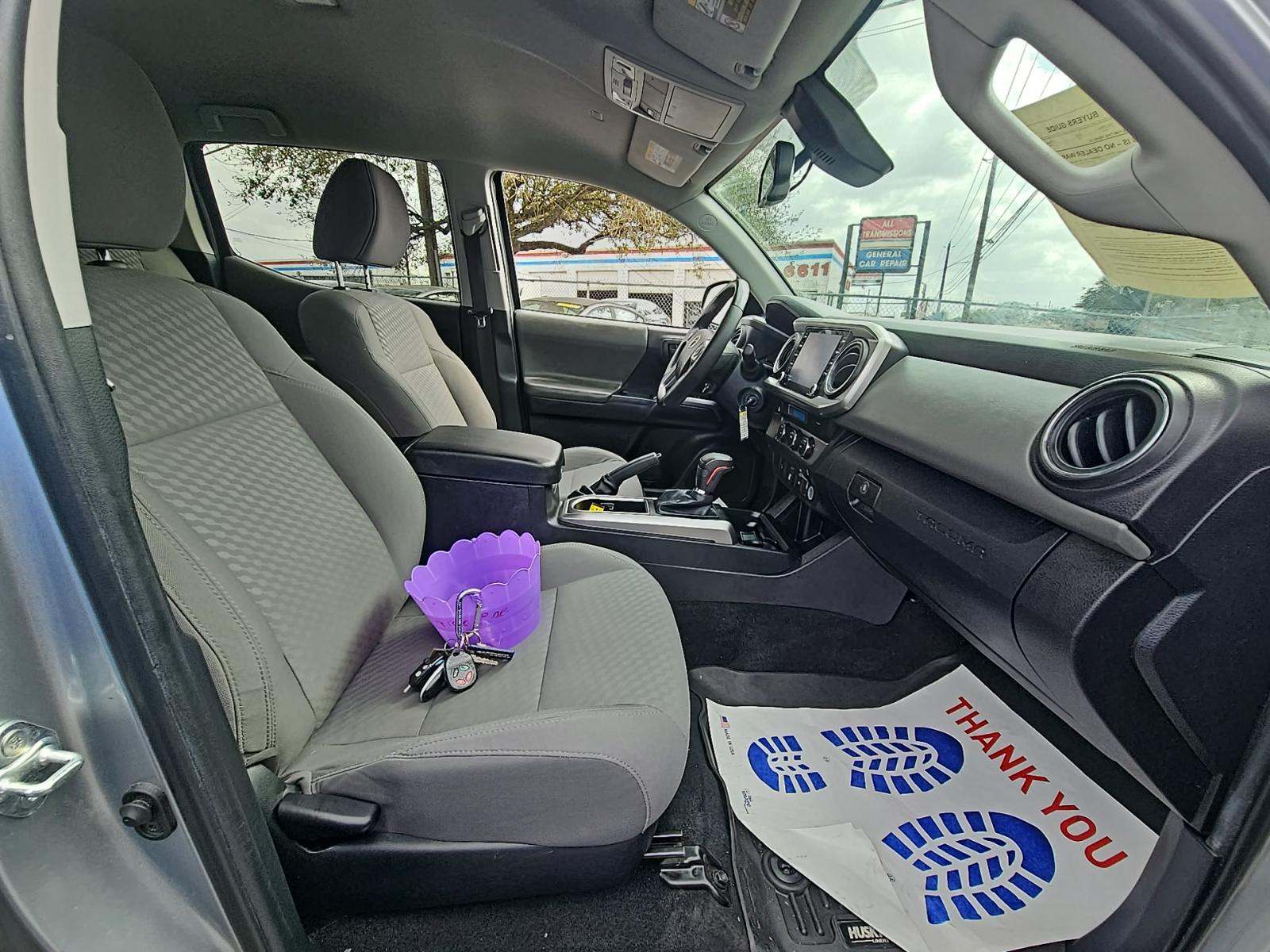 2022 Toyota Tacoma SR5 RWD