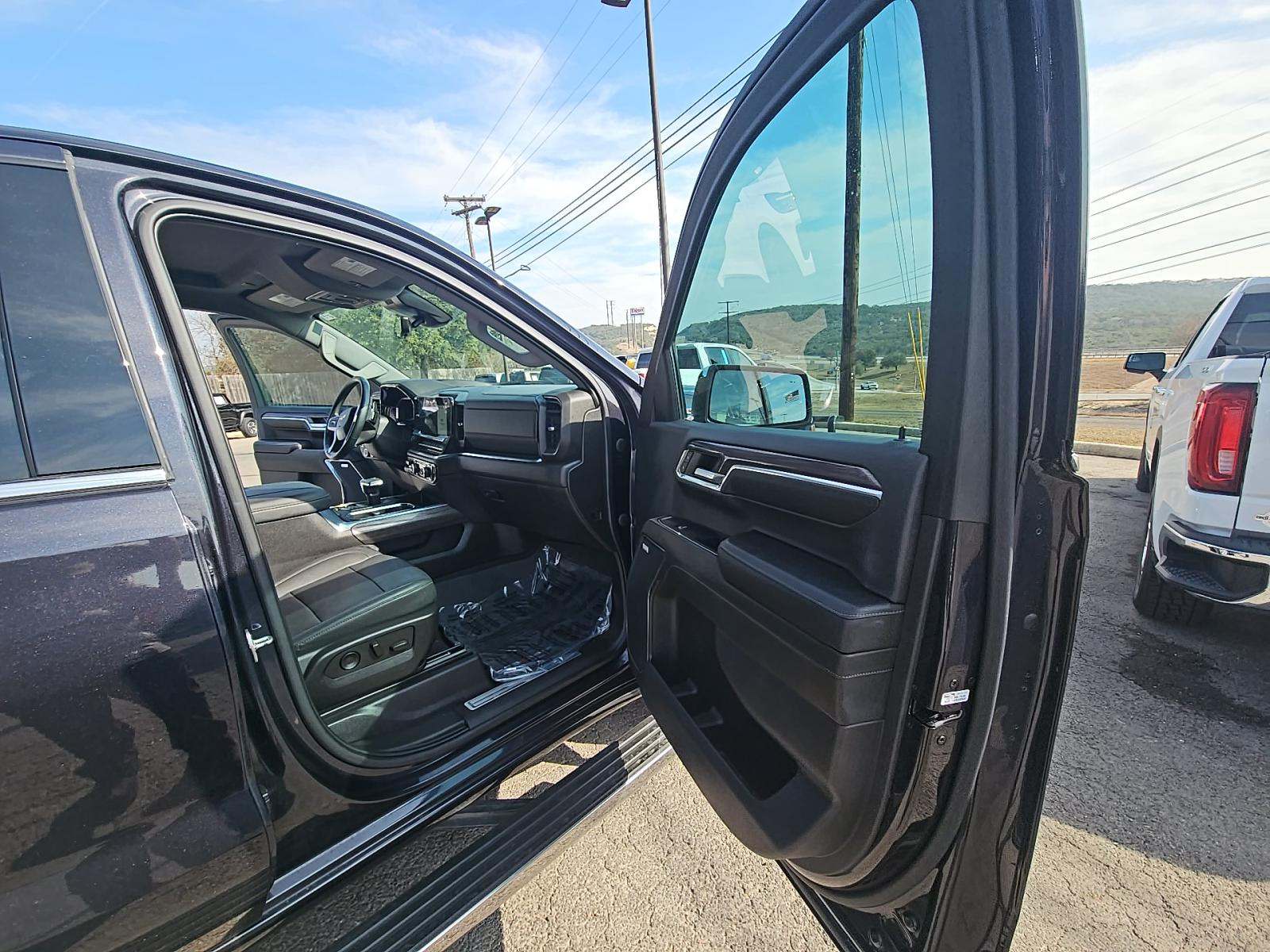 2024 Chevrolet Silverado 1500 LTZ AWD