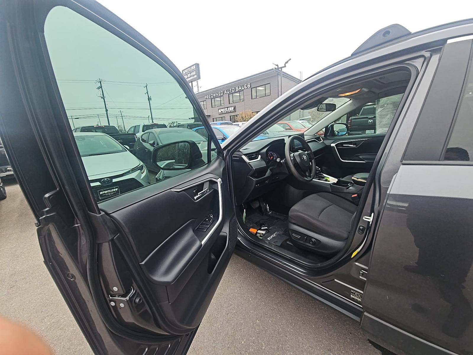 2021 Toyota RAV4 XLE FWD