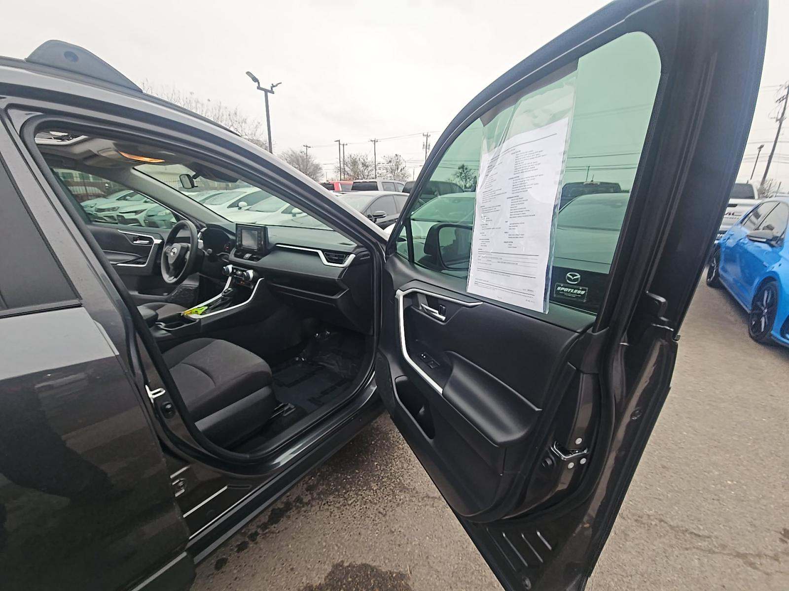 2021 Toyota RAV4 XLE FWD