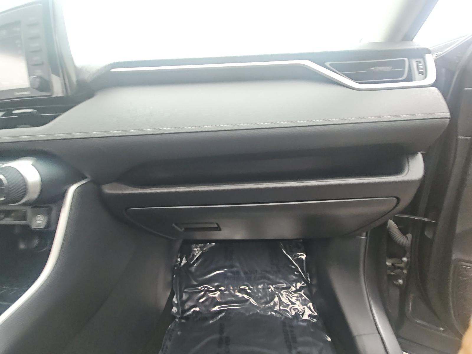 2021 Toyota RAV4 XLE FWD