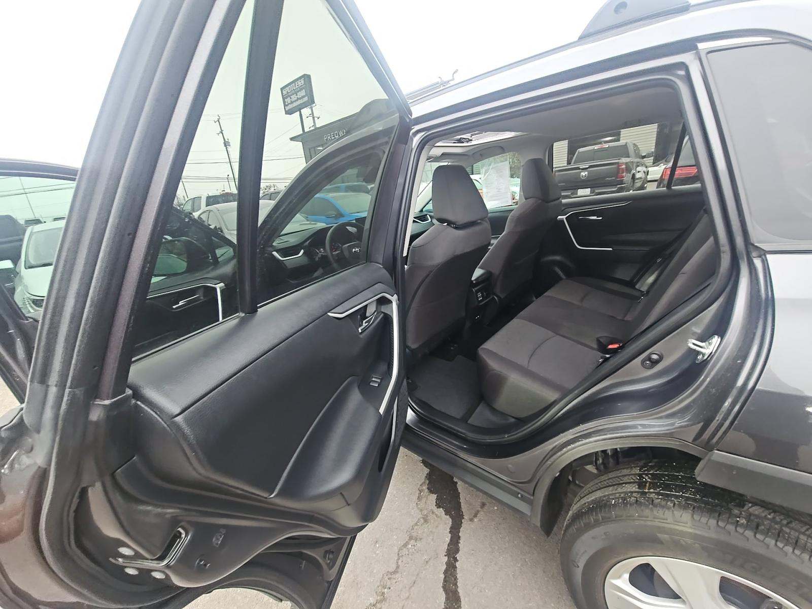 2021 Toyota RAV4 XLE FWD