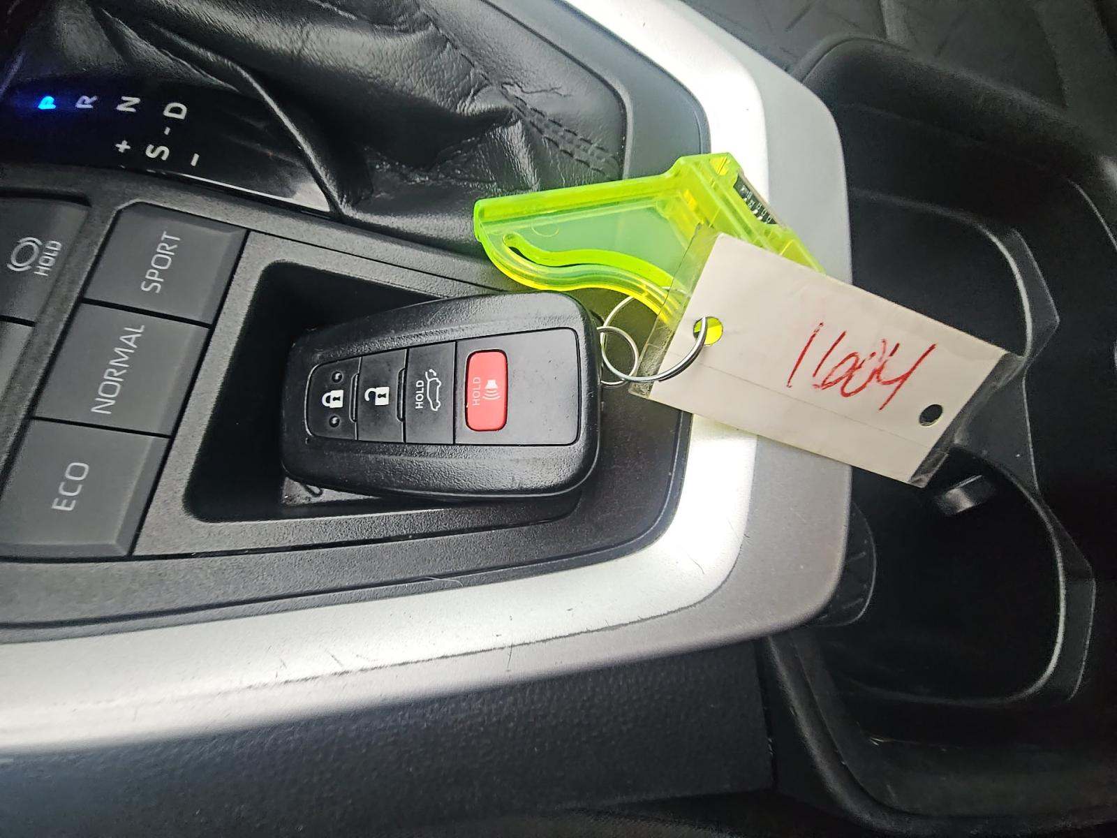 2021 Toyota RAV4 XLE FWD