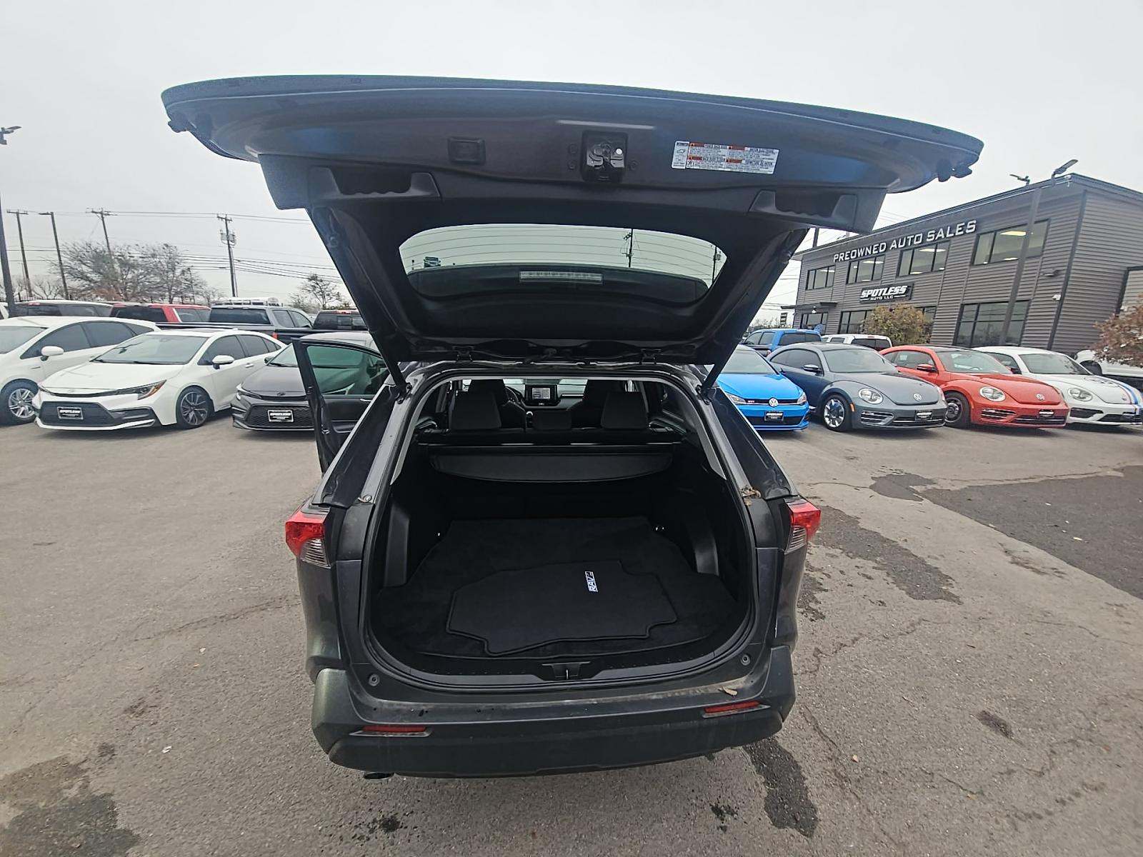 2021 Toyota RAV4 XLE FWD