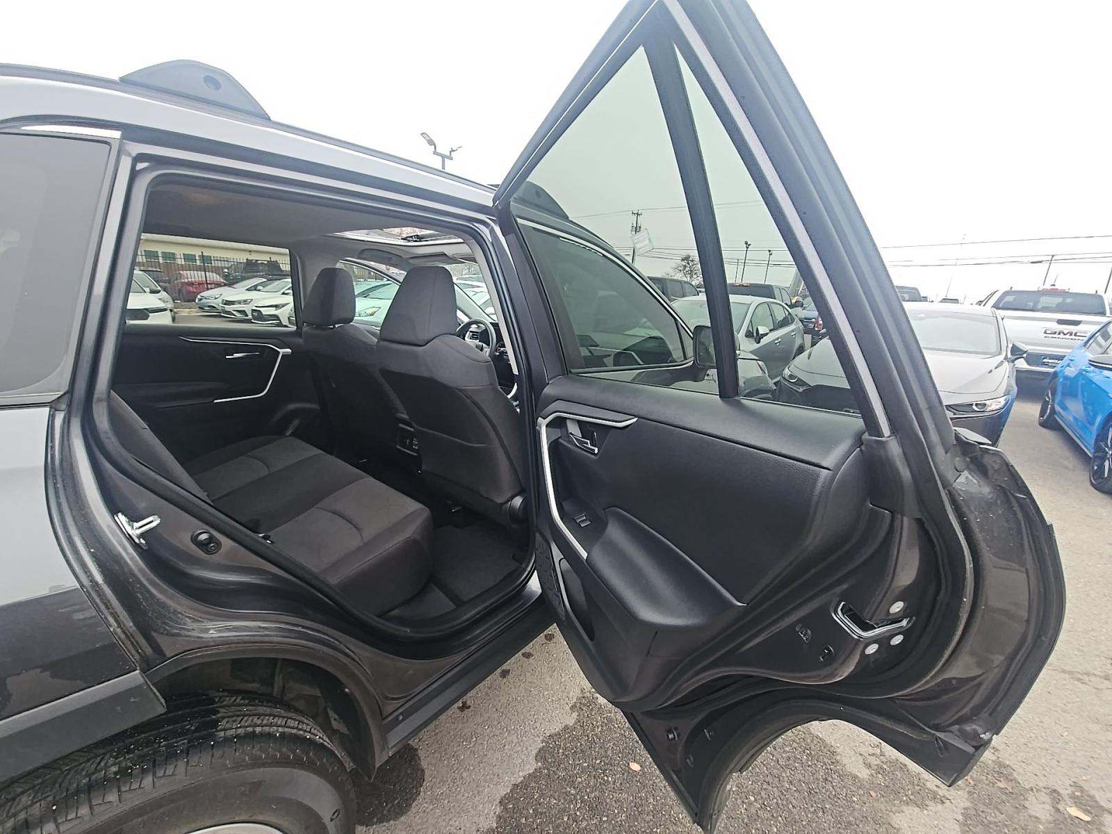 2021 Toyota RAV4 XLE FWD