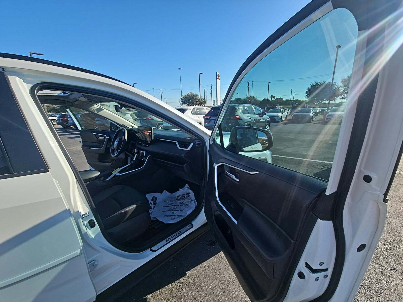 2024 Toyota RAV4 XLE Premium FWD