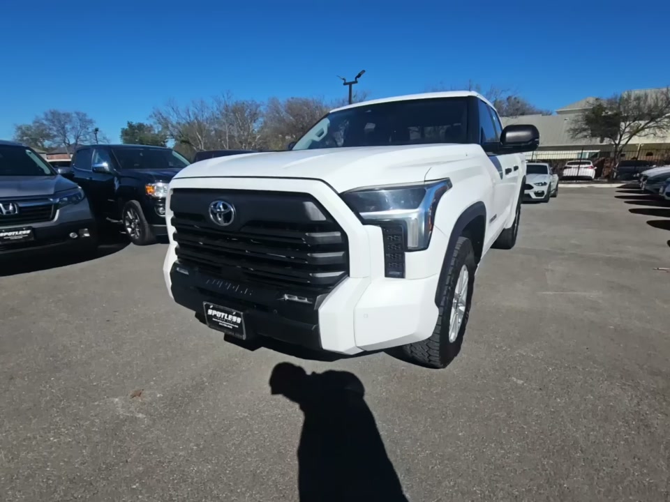 2022 Toyota Tundra SR5 AWD