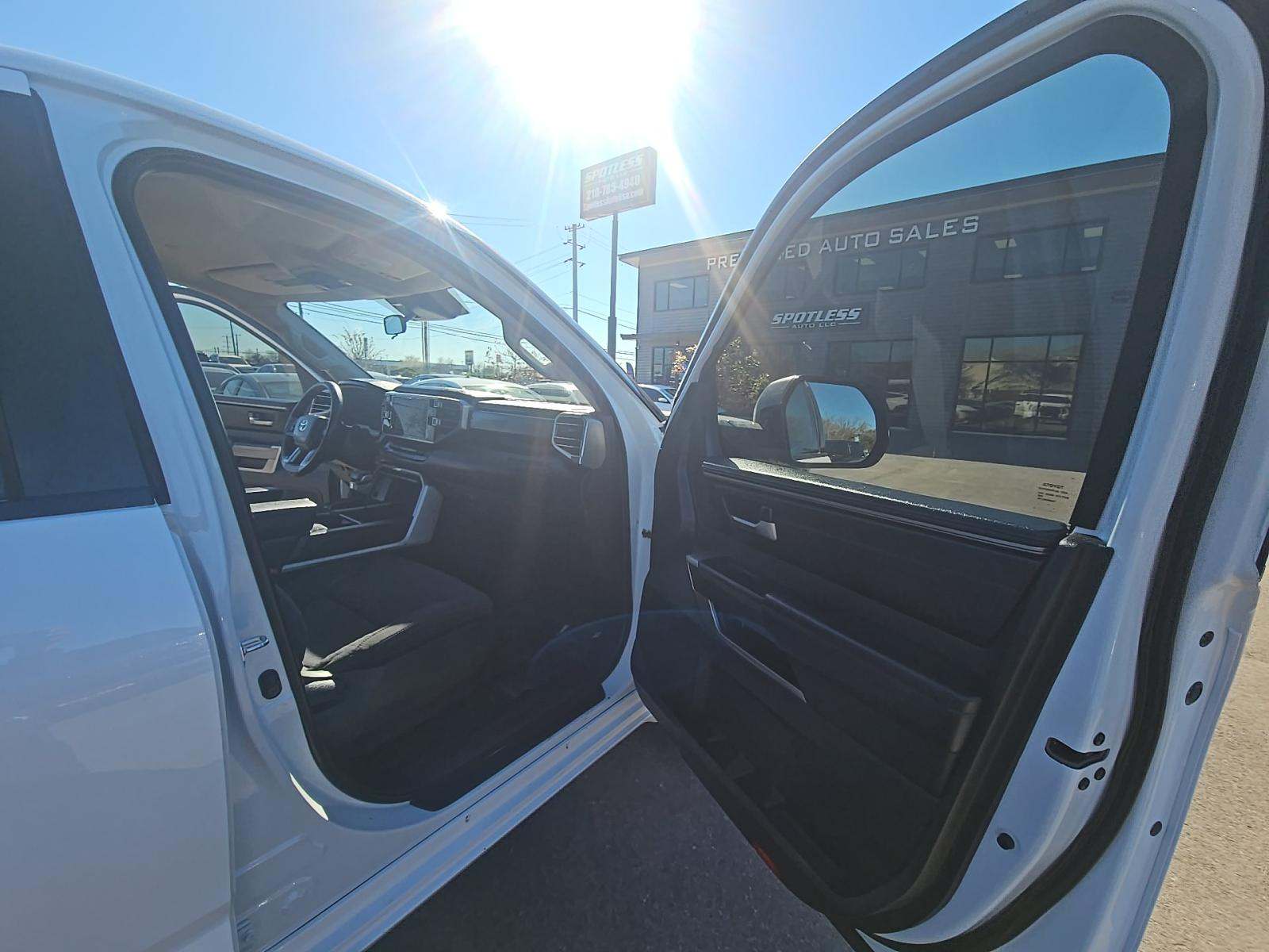 2022 Toyota Tundra SR5 AWD