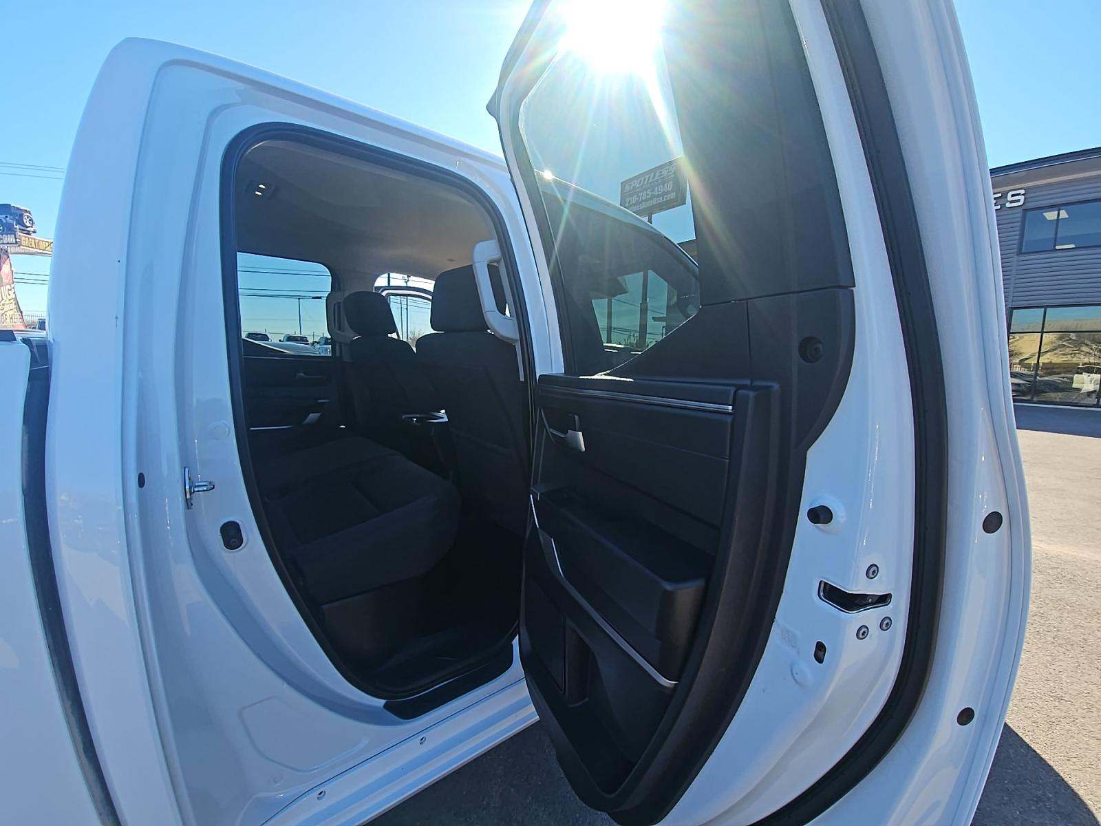 2022 Toyota Tundra SR5 AWD