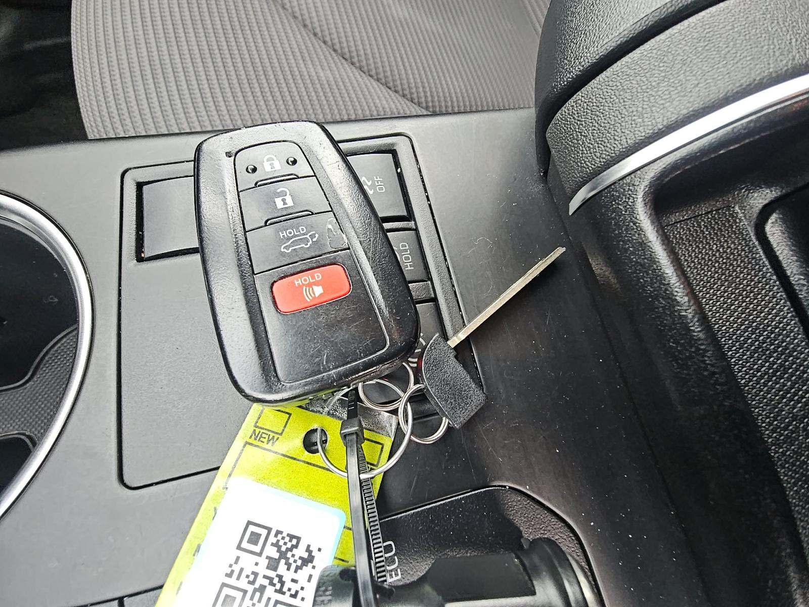 2023 Toyota Highlander LE FWD