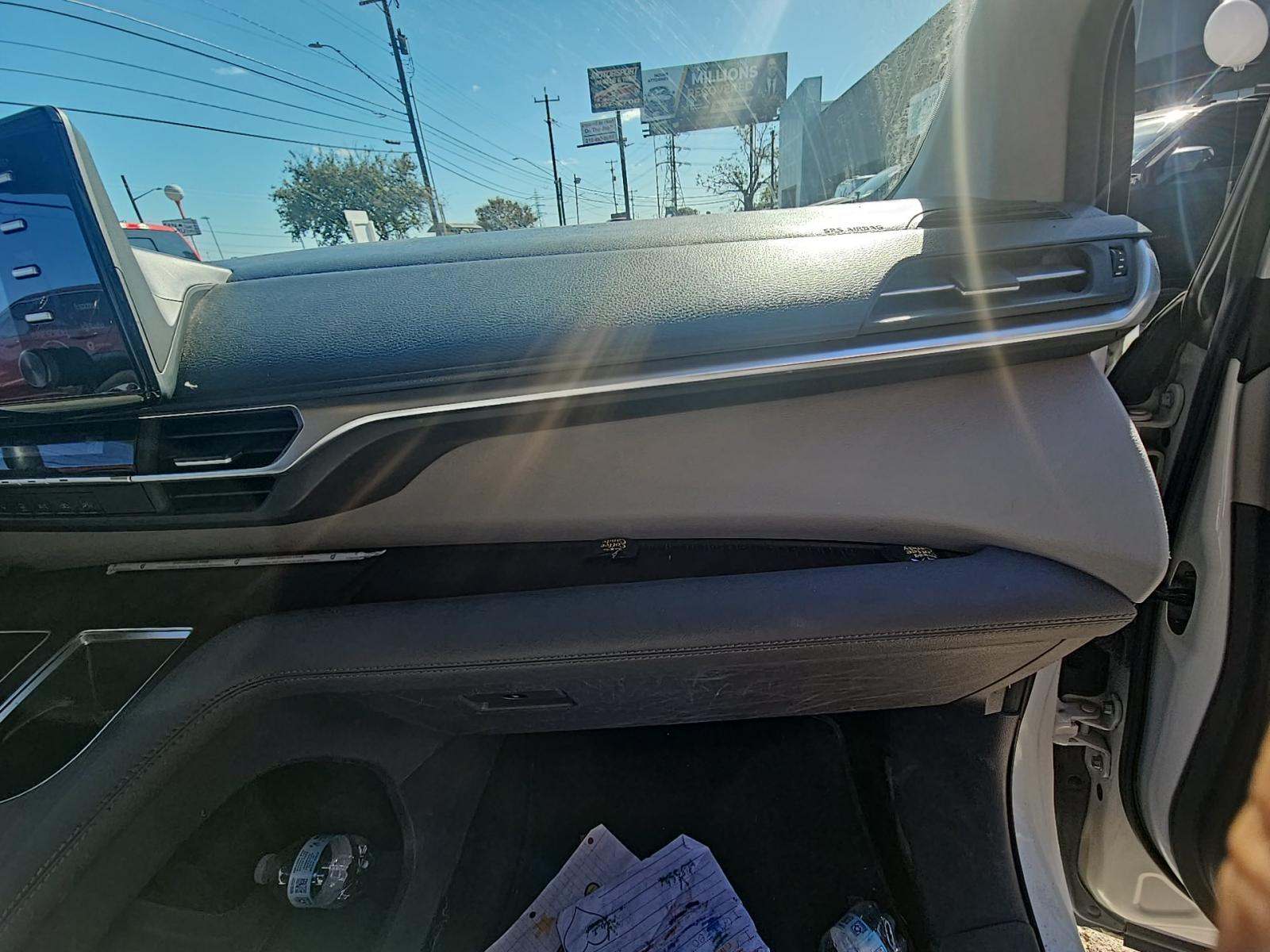 2022 Toyota Sienna LE FWD