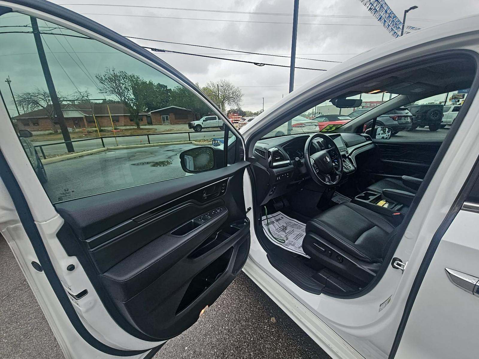 2023 Honda Odyssey Touring FWD