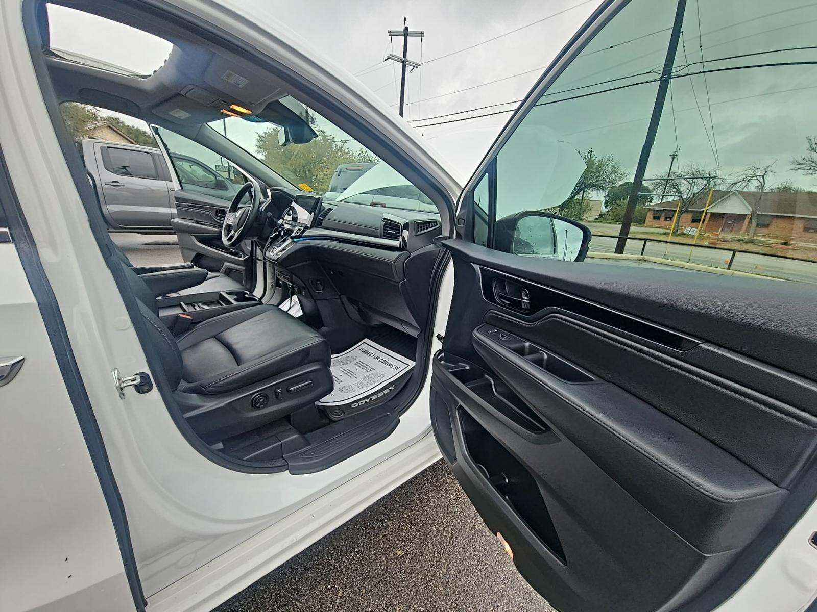 2023 Honda Odyssey Touring FWD