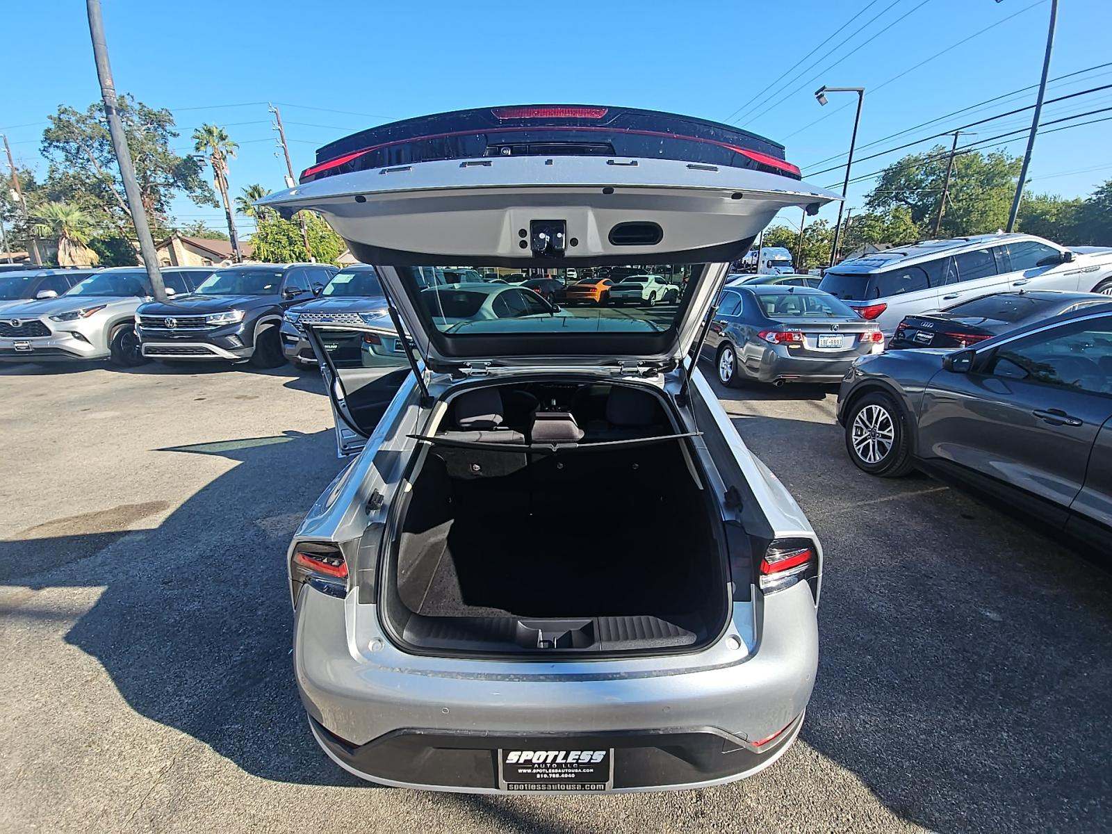 2024 Toyota Prius LE FWD