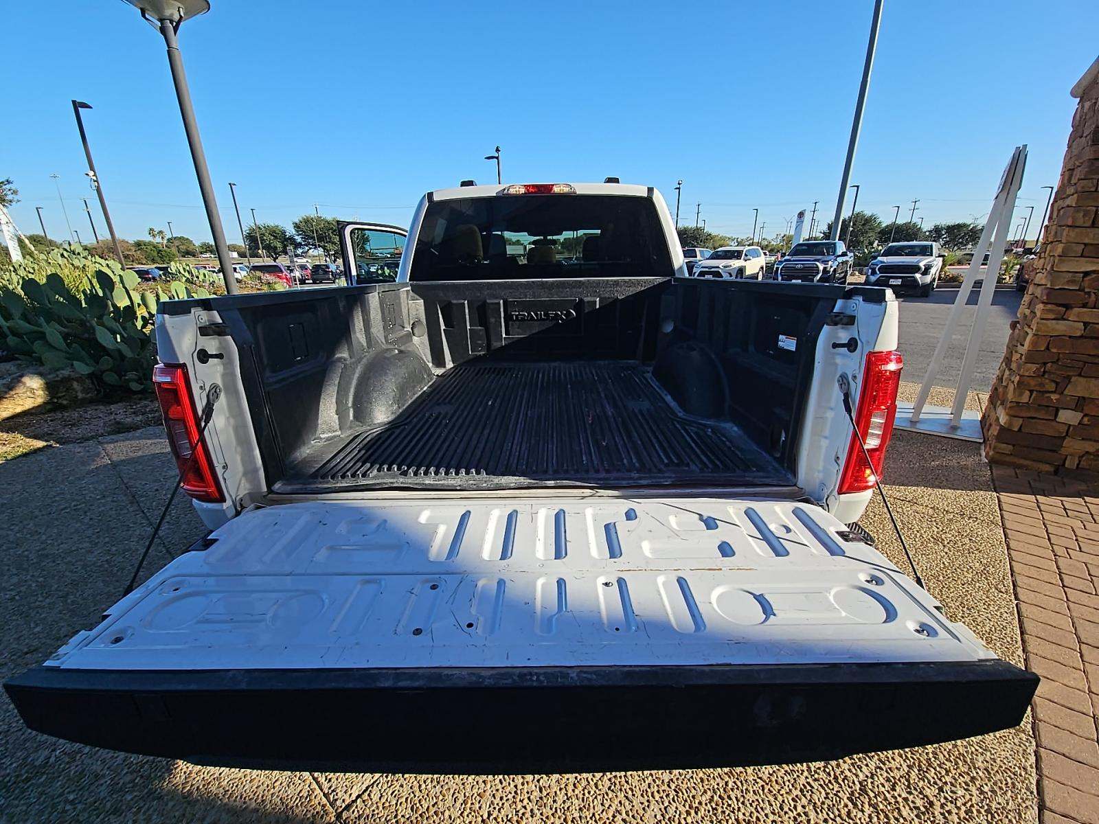 2023 Ford F-150 XLT RWD