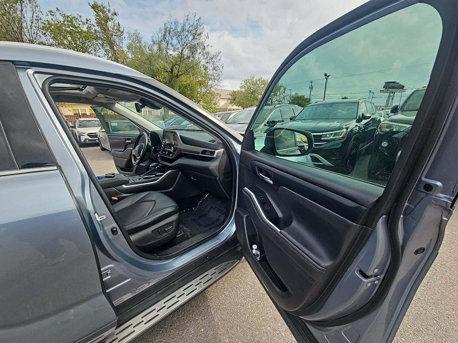 2021 Toyota Highlander XLE FWD