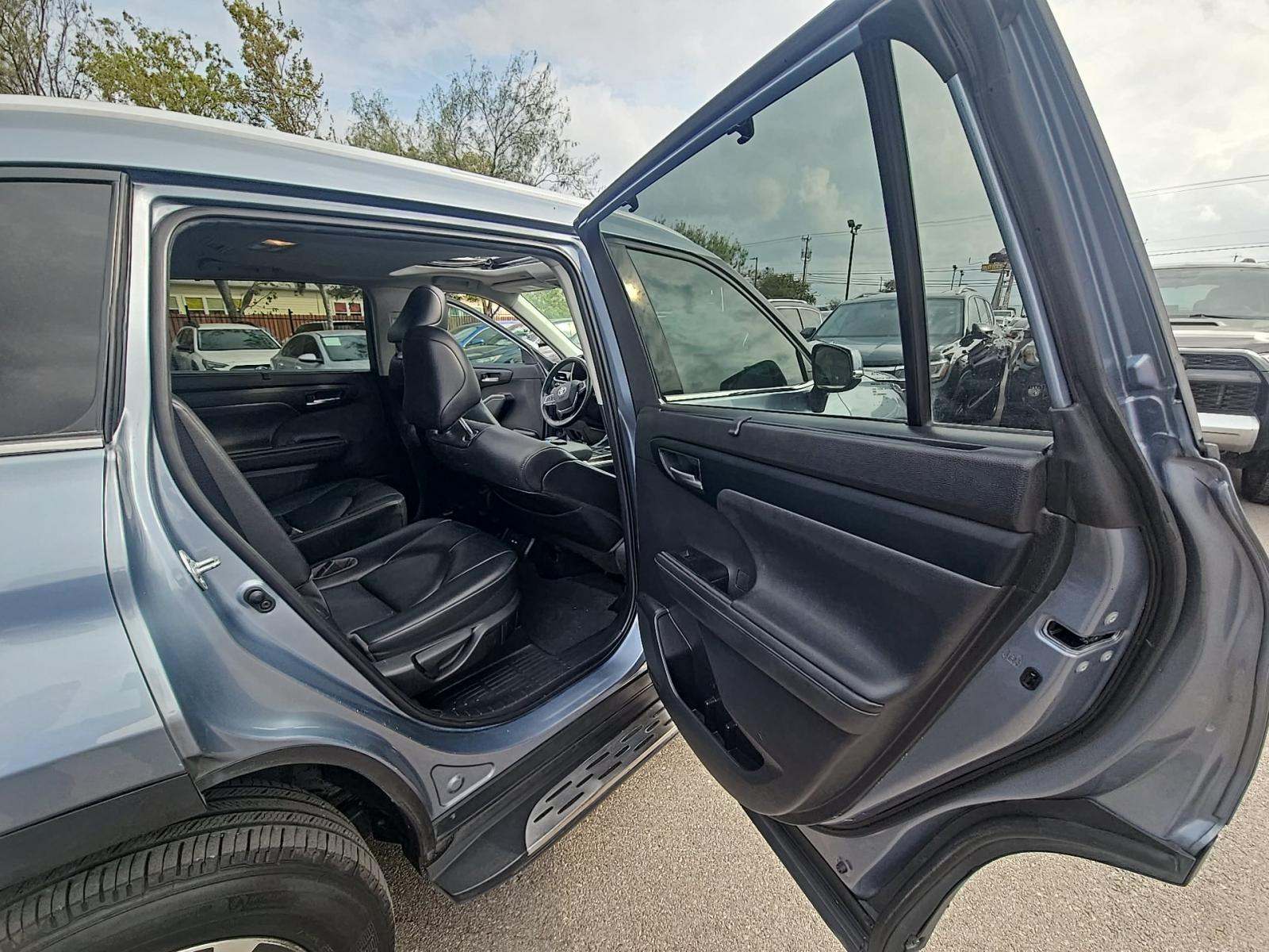 2021 Toyota Highlander XLE FWD