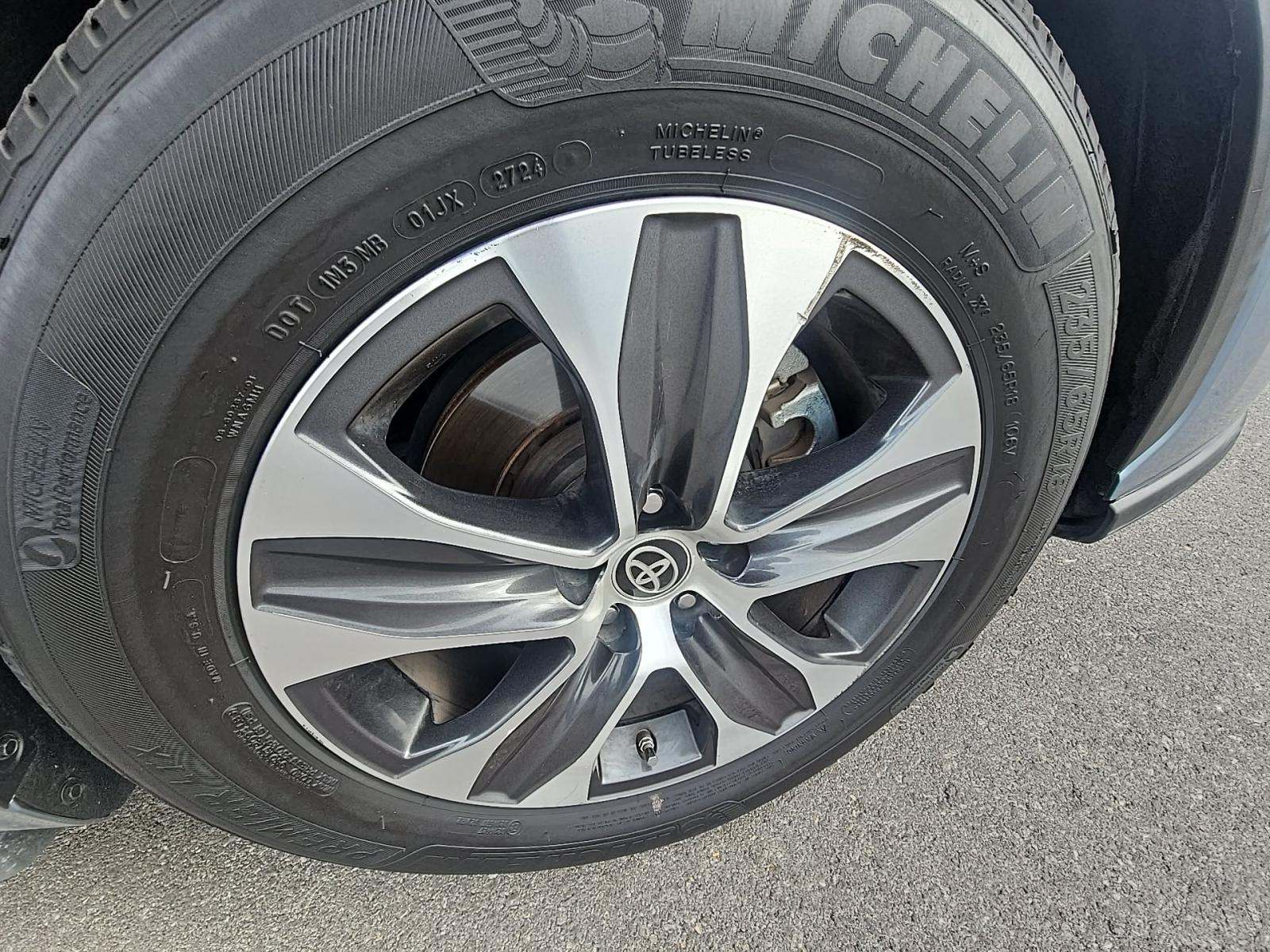 2021 Toyota Highlander XLE FWD