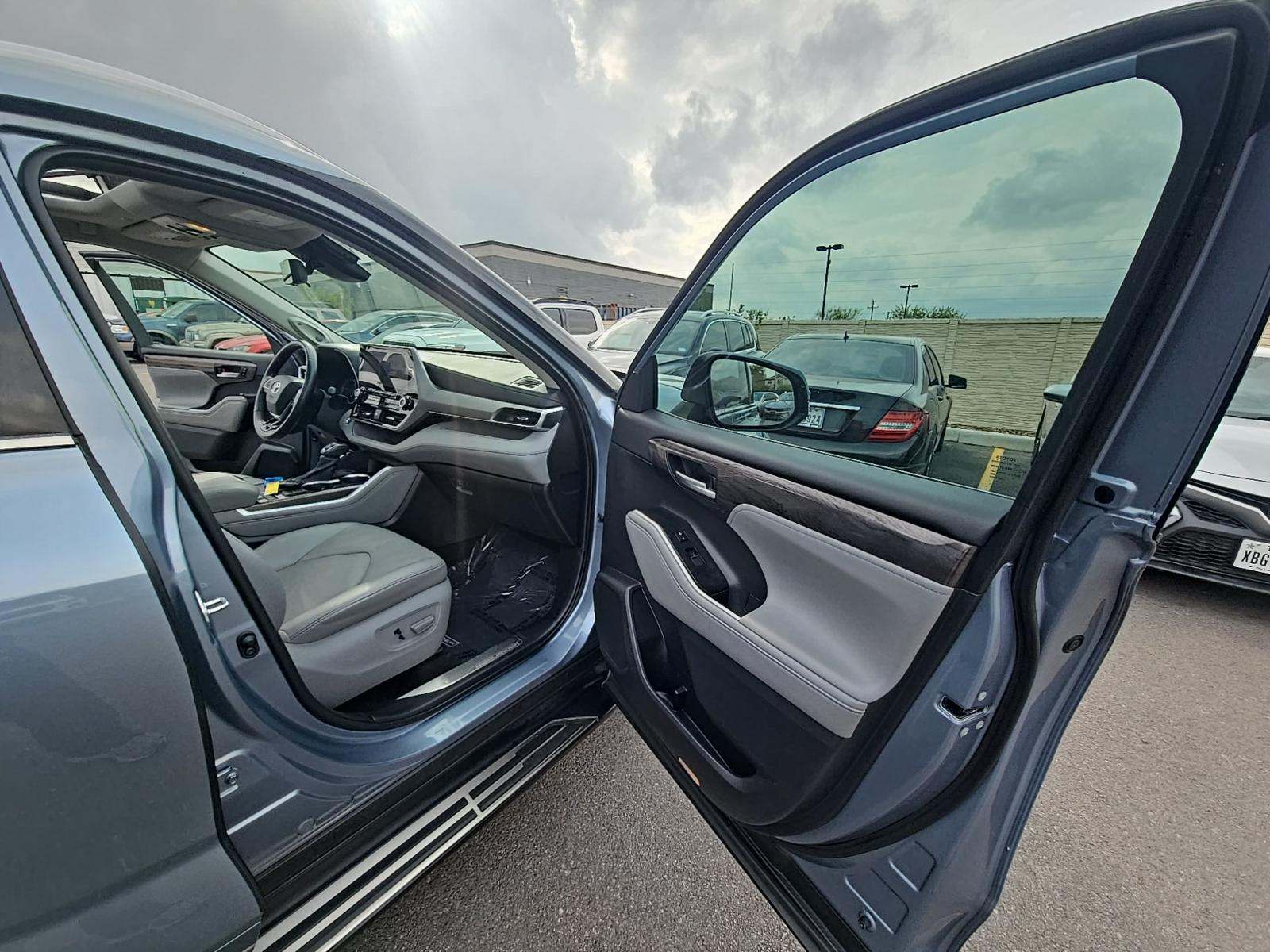 2021 Toyota Highlander Hybrid Platinum FWD