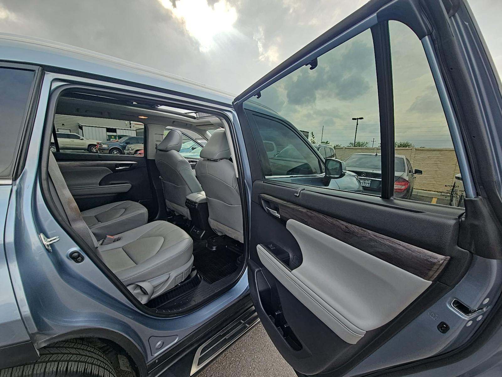 2021 Toyota Highlander Hybrid Platinum FWD