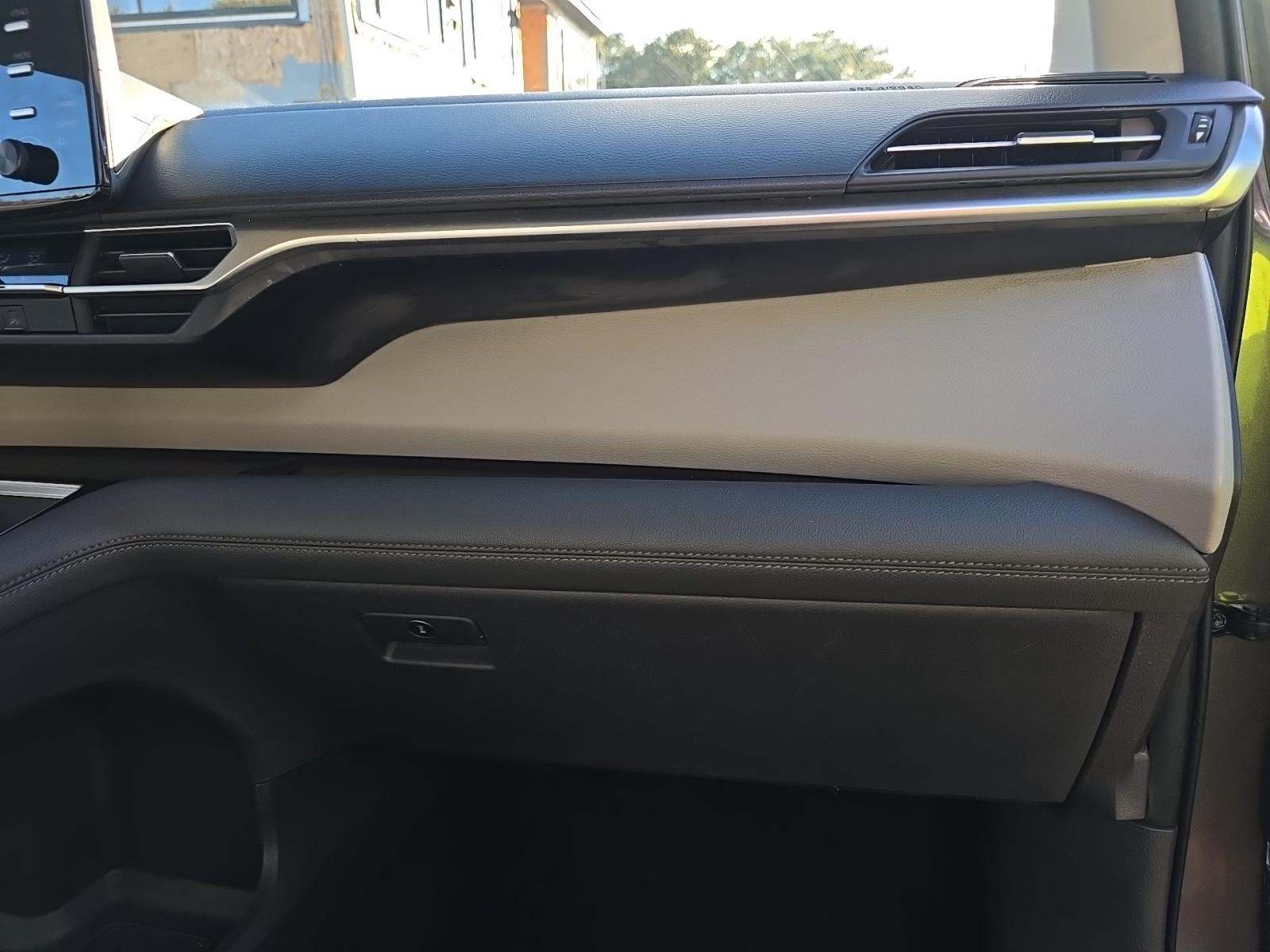 2022 Toyota Sienna LE FWD