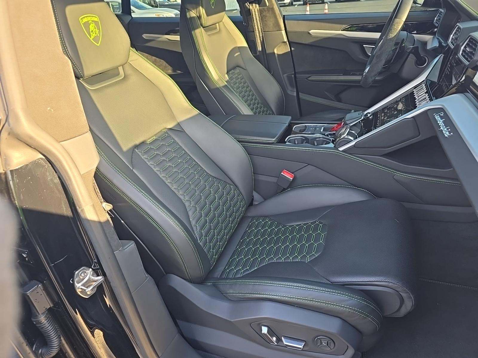 2022 Lamborghini Urus Base AWD