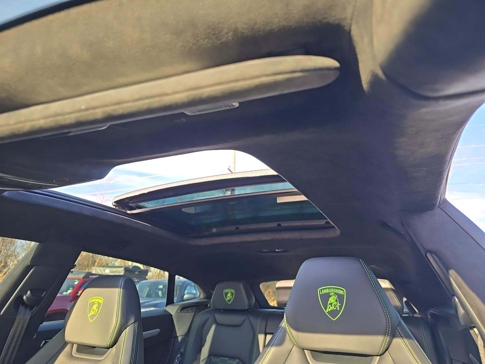 2022 Lamborghini Urus Base AWD