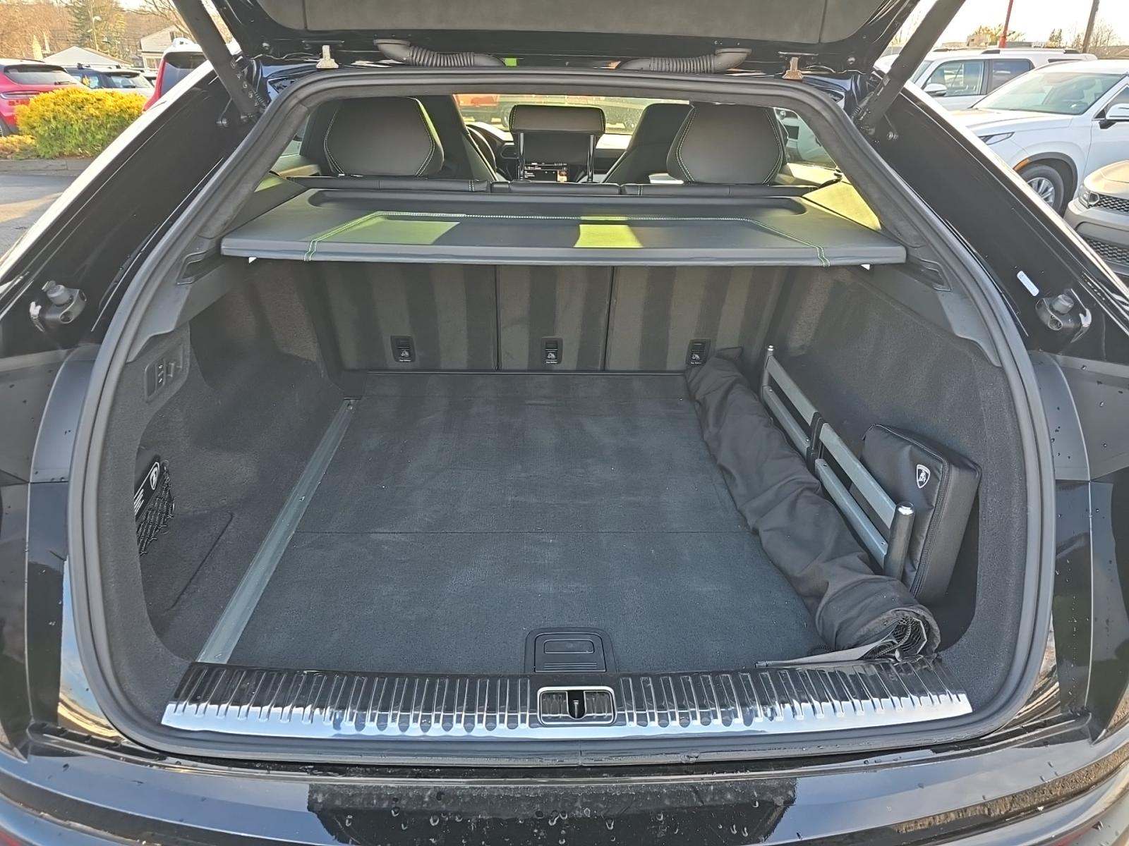 2022 Lamborghini Urus Base AWD