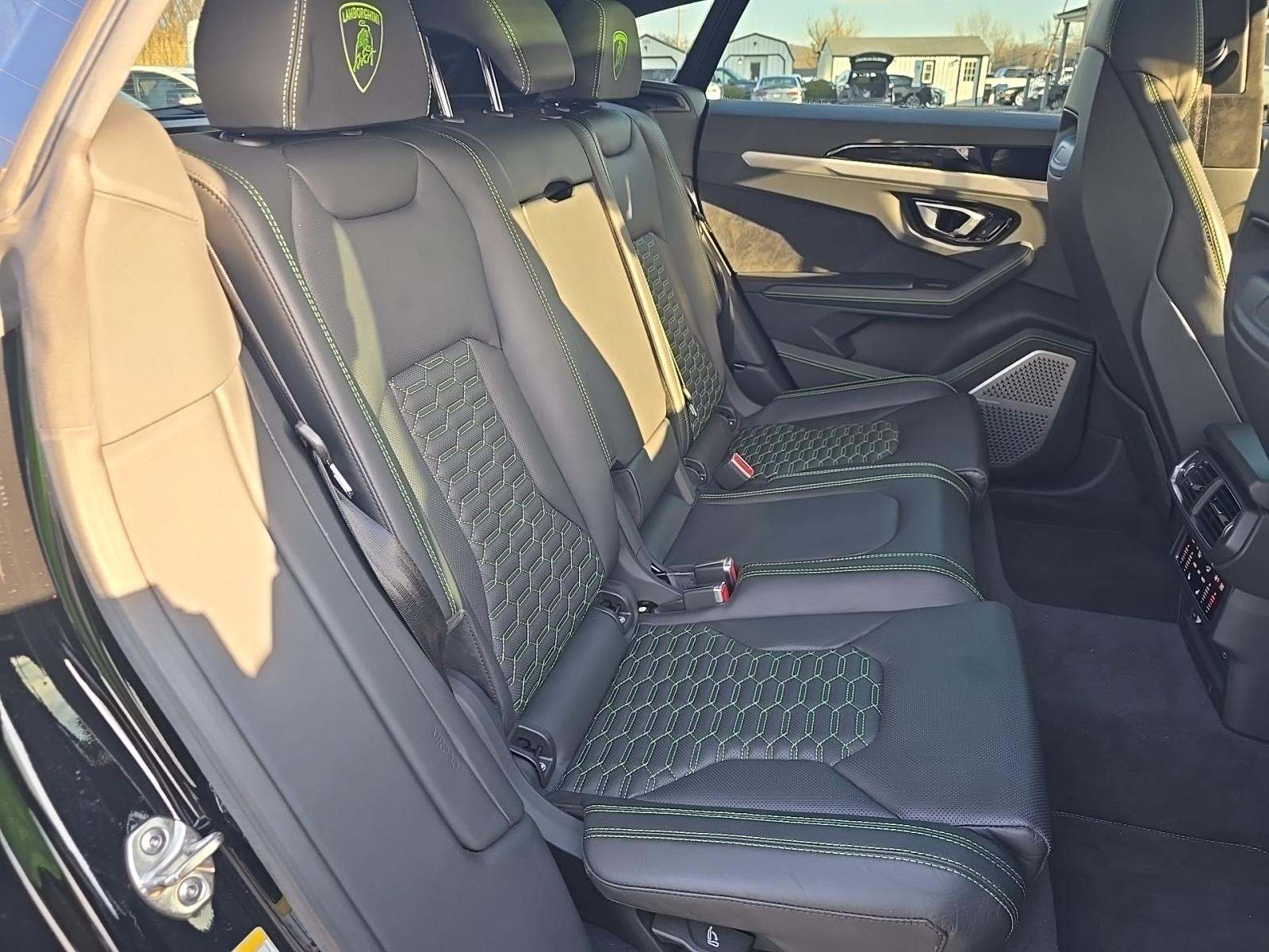 2022 Lamborghini Urus Base AWD